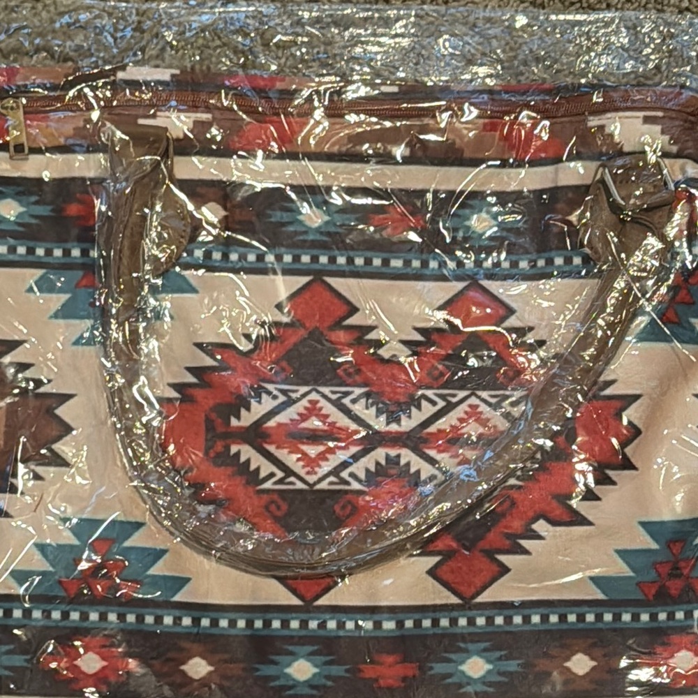 Aztec Patterned Weekender Bag - Picture 3 of 13